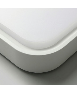 Luminária de teto quadrada LED com 50 cm de diâmetro.
